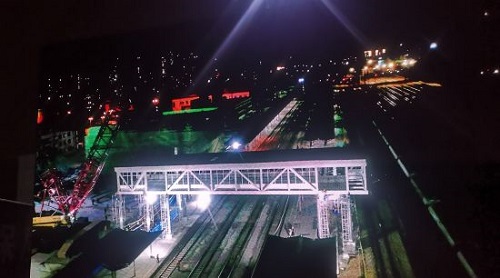 高鐵站150噸鋼結構天橋1.jpg